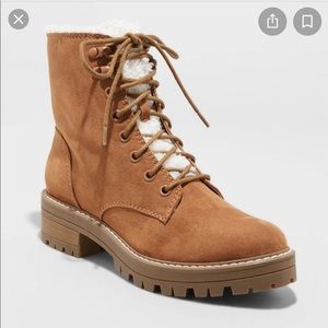 Sherpa lace up hiking boots